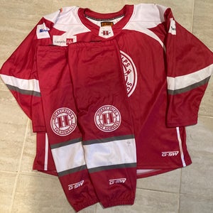 G-SW mens league hockey jersey & socks - XL Georges Laraque Signed