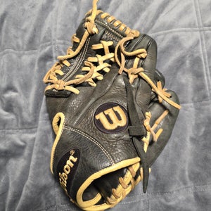 2017 Infield RH Wilson A1000 Baseball Glove 11.5" (Used)