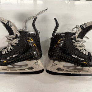 2022 Bauer Supreme M5 Pro Hockey Skates Size 5 (Used)