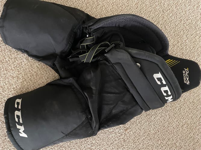 Men's Junior Large CCM Tacks 5092 Hockey Pants (Used)
