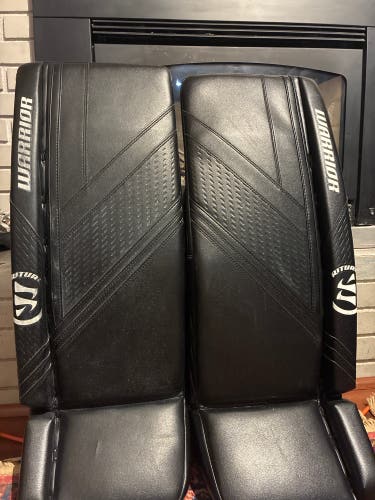 30" Warrior Ritual G6 E+ Goalie Leg Pads (Used)