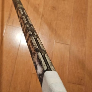 Bauer Supreme Ignite Pro+ Left Hand 2-piece Hockey Stick Mid Pattern Pro Stock (Used)