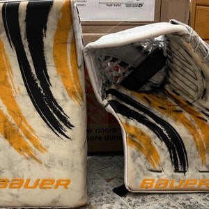 Boston Bruins Bauer Hyperlite Regular Pro Stock (Used)