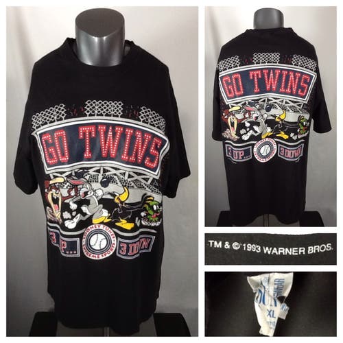 Vintage 1993 Minnesota Twins Baseball T Shirt (L/XL) Looney Tunes “3 Up, 3 Down”