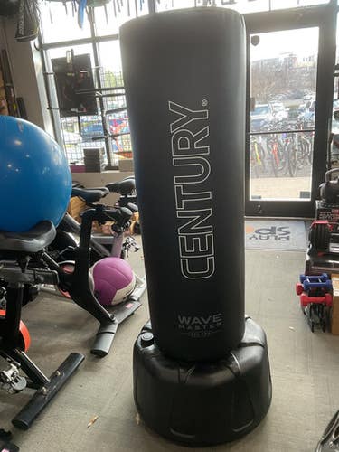 Used Century WAVEMASTER 2XL PRO Boxing Heavy Bag Black 50 lb 11614-S000228515