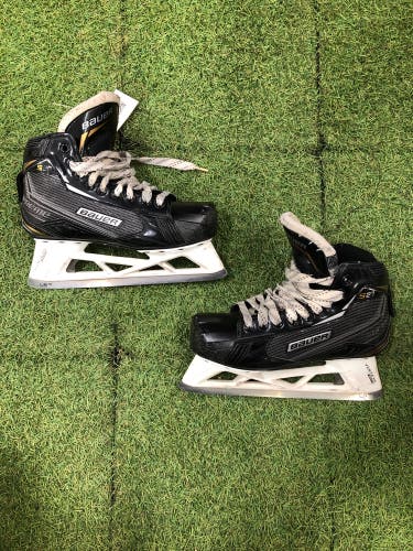 Junior Bauer Supreme S27 Hockey Goalie Skates Regular Width Size 5.5 (Used)