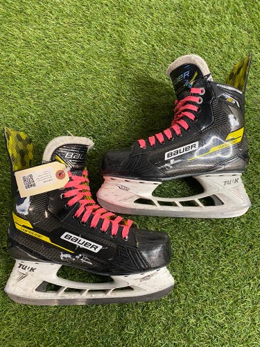 Senior Bauer Supreme M3 Hockey Skates Regular Width 7.5 (Used)