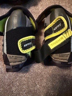 Junior Medium CCM Tacks Elbow Pads (Used)