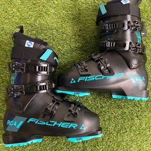Mondo 26.5 Fischer RC4 85 HV GW WS Ski Boots Soft Flex (New)