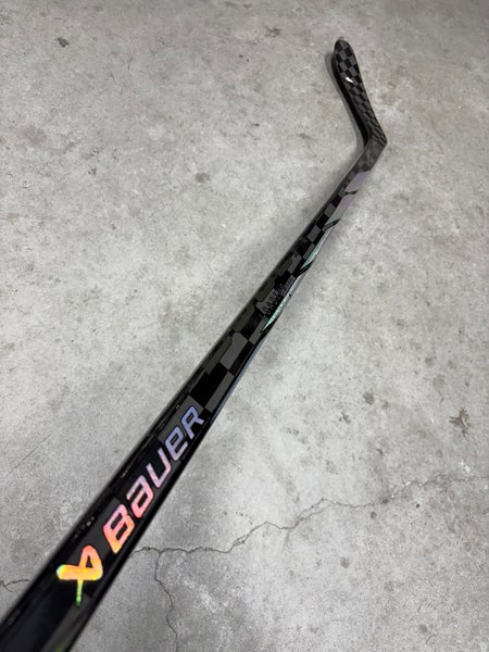 77 Flex P28 Bauer Proto R Left Hand Hockey Stick Pro Stock NHL (Restored)