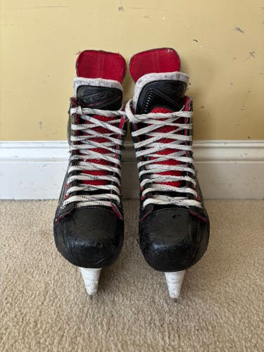 2017 Bauer Vapor X600 Hockey Skates Regular Width Size 5 (Used)