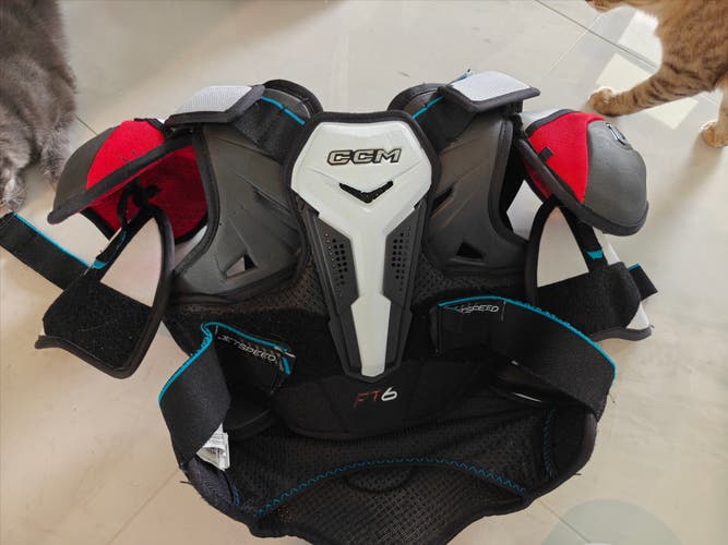 Large Senior CCM JetSpeed FT6 Shoulder Pads (Used)