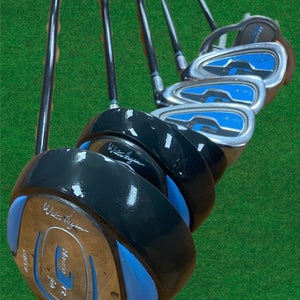 Walter Hagen Jr. Girls Junior Golf Set RH Blue Excellent Condition With Bag  (Full Set)