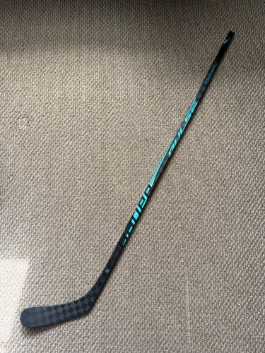 Intermediate Bauer Pulse Right Handed Hockey Stick P92 55 Flex (Used)