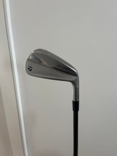 TaylorMade P790 2 iron Right Handed (Used)