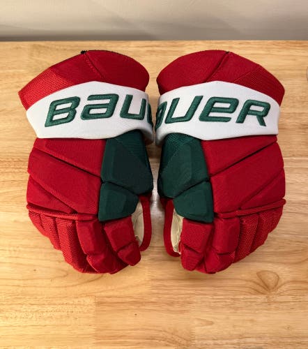 Bauer Vapor Hyperlite Gloves 14" Pro Stock New Jersey Devils