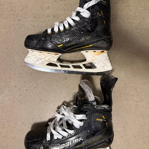 2022 Bauer Supreme M5 Pro Hockey Skates 7.5 (Used)