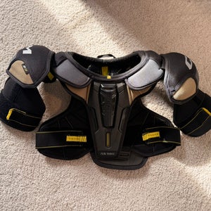 Small Senior CCM Tacks AS 580 Shoulder Pads (Used)