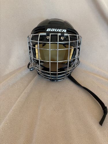 Large Bauer Helmet (Used)