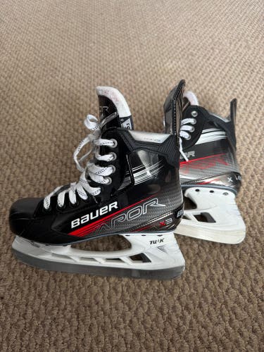 2022 Bauer Vapor X3 Hockey Skates Regular Width Size 5.5 (Used)