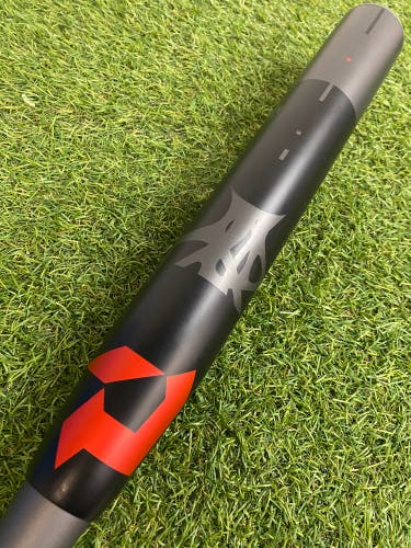 Black 2023 DeMarini Nihilist Composite Bat (-8) Composite 26 oz 34" (Used)