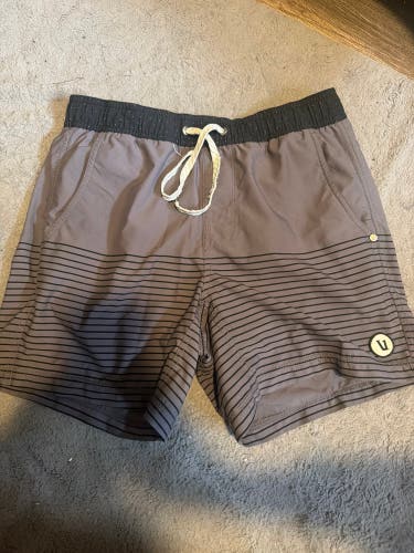 Gray Small Men's vuori Shorts (Used)