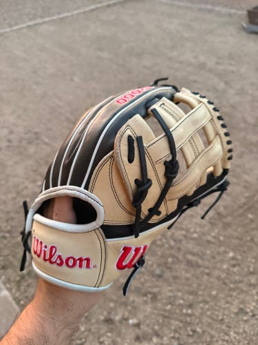 Wilson A2000 1750 RH Outfield Baseball Glove 12.5" (New)