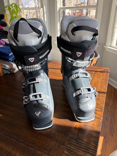 Mondo 26 & 26.5 Women's Rossignol Kelia Ski Boots (Used)