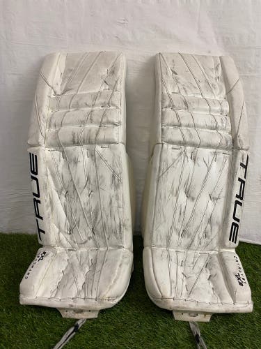 White 31" Intermediate True Catalyst 7X3 Goalie Leg Pads (Used)