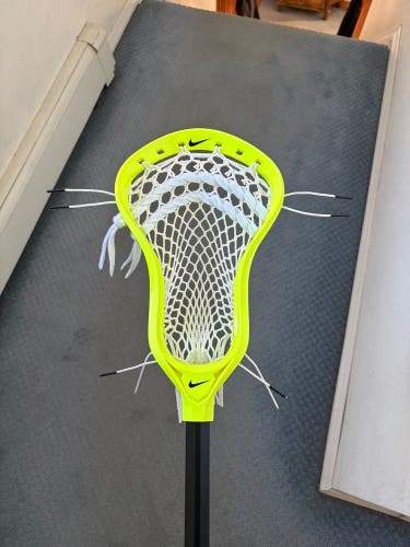 Nike Lakota 4 (L4) strung new