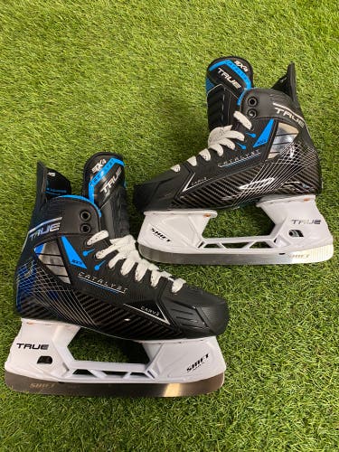 Intermediate True Catalyst 5X4 Hockey Skates Wide Width 6.5 (New)