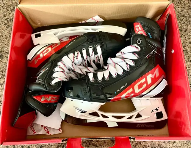 2023 CCM JetSpeed FT6 Pro Hockey Skates 8 (New)