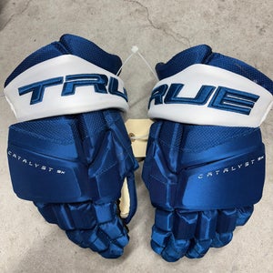 13” True Catalyst 9X Pro Colorado Avalanche Gloves Pro Stock (New) NHL
