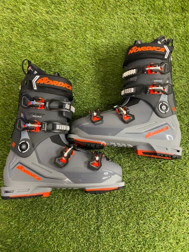 Mondo 28.5 Nordica SportMachine 3 120 GW Ski Boots Stiff Flex (New)