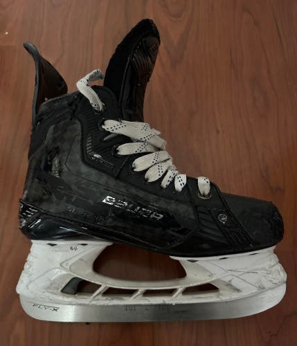 Bauer Supreme Mach Hockey Skates Regular Width Size 4 (Used)