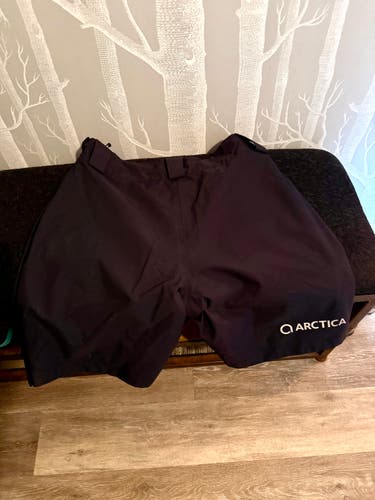 Black Unisex Adult Large Arctica training shorts  (Used)
