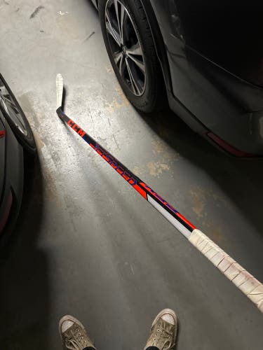 Senior CCM JetSpeed FT475 Right Handed Hockey Stick 85 Flex (Used)