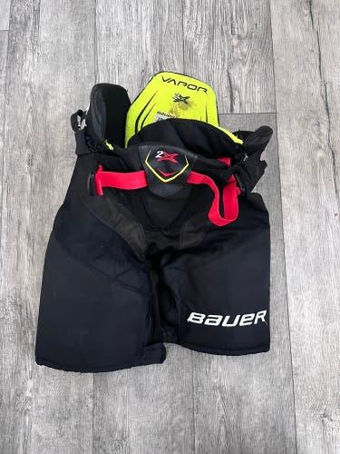 Junior Small Bauer Vapor 2X Hockey Pants (Used)