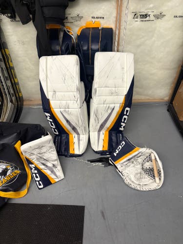 32" 2025 CCM EFlex 7 Regular Goalie Full Set Pro Stock (Used)