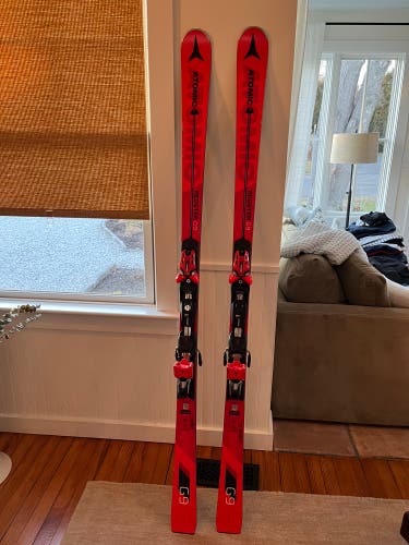 183 cm Atomic Redster G9 Skis With Bindings Max Din 14 (Used)