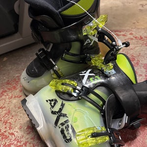Mondo 23 & 23.5 Kid's Axis AX3 Ski Boots (Used)
