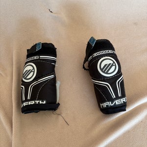 Junior Medium Maverik Charger Elbow Pads (Used)