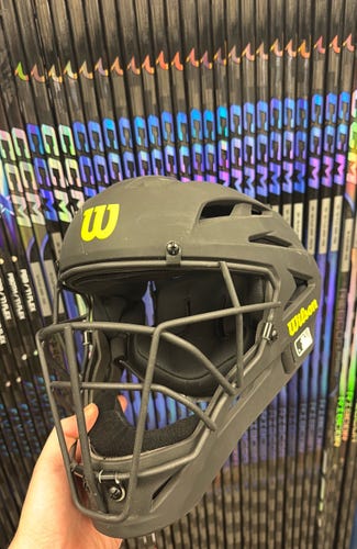 NOCSAE Used Ump Wilson Titanium Pro Stock Umpire Helmet WTA5800 size large adult senior SR