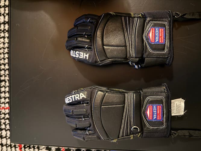 Size 4 Kids Unisex Hestra Racing Gloves (Used)