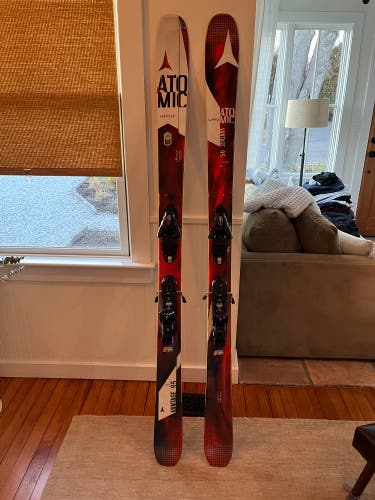 Atomic Vantage 95 skis with Atomic 12 din binding