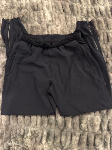 Black Medium Men's Lululemon Pants (Used)