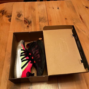 Men's Size M 7.0 (W 8.0) Adidas Shoes (Used)