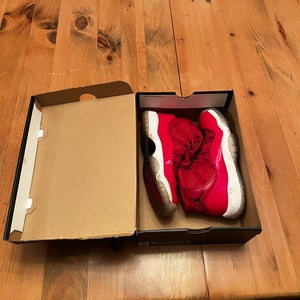 Men's 5Y (Big Kids / Youth) Nike Shoes (Used)