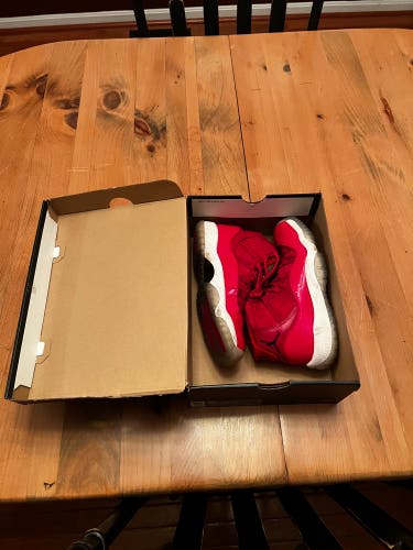 Men's 5Y (Big Kids / Youth) Nike Shoes (Used)