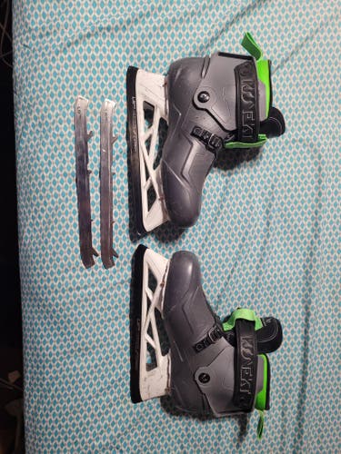 Bauer Konekt HF2 size 5 goalie skate